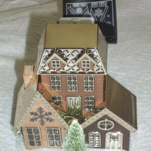 Bath & Body Works HOLIDAY VILLAGE PROJECTOR Wallflower Plug NIGHTLIGHT - Picture 3 of 8